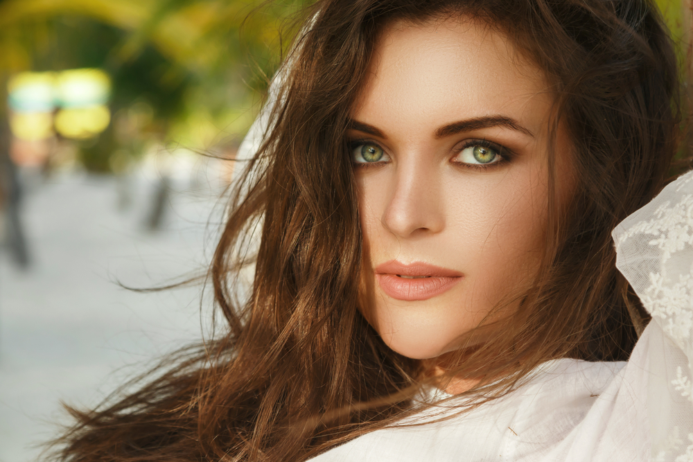 woman green eyes